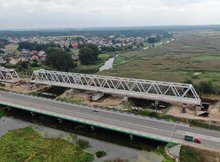 Uhowo - widok z drona na budowę mostów kolejowych nad Narwią. fot. Artur Lewandowski PKP Polskie Linie Kolejowe SA