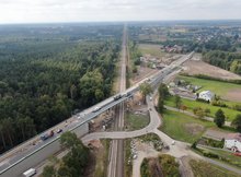 Mokra Wieś - wiadukt nad torami widok z drona, fot Artur Lewandowski PKP Polskie Linie Kolejowe SA