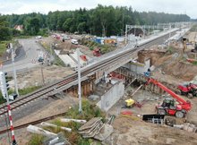 Ełk - maszyny na budowie wiaduktu nad ul Kolejową. Fot. Paweł Chamera PKP Polskie Linie Kolejowe S.A.