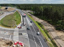 Wiadukt w Toporze, pierwsze samochody jadą po wiadukcie