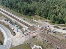 Topór - budowa przejścia obok perony widok z drona, fot Artur Lewandowski PKP Polskie Linie Kolejowe SA